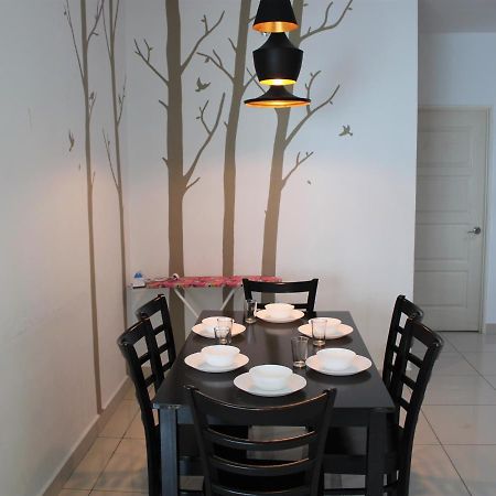 Mansion One Seaview Georgetown 2Br 6 Pax Apartment ภายนอก รูปภาพ