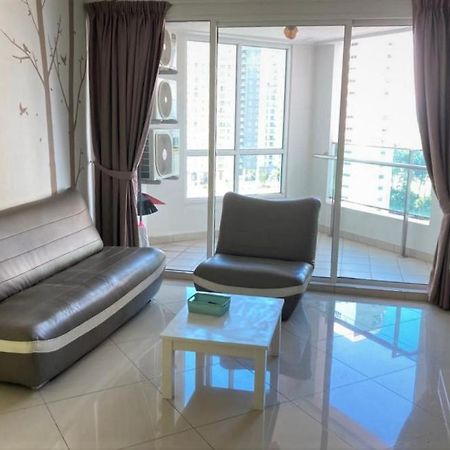 Mansion One Seaview Georgetown 2Br 6 Pax Apartment ภายนอก รูปภาพ